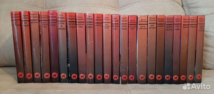 Книги. Детективы. Серия 