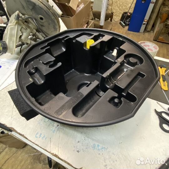 Ящик для инструмента Peugeot 408