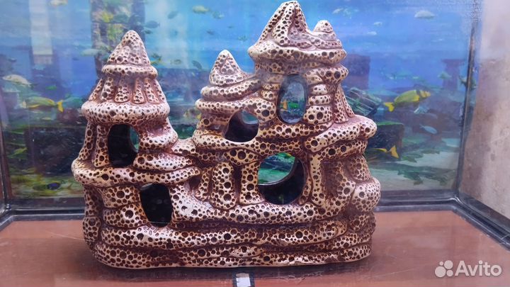 Замок для аквариума