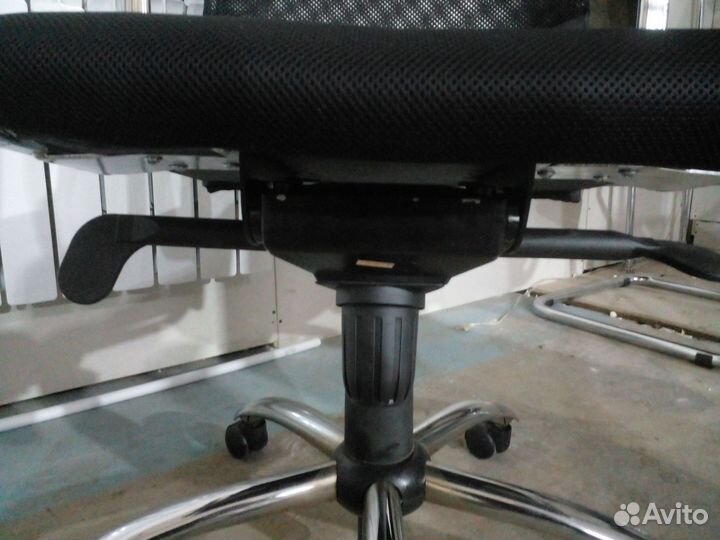 Компьютерное кресло руководителя в отличном сост