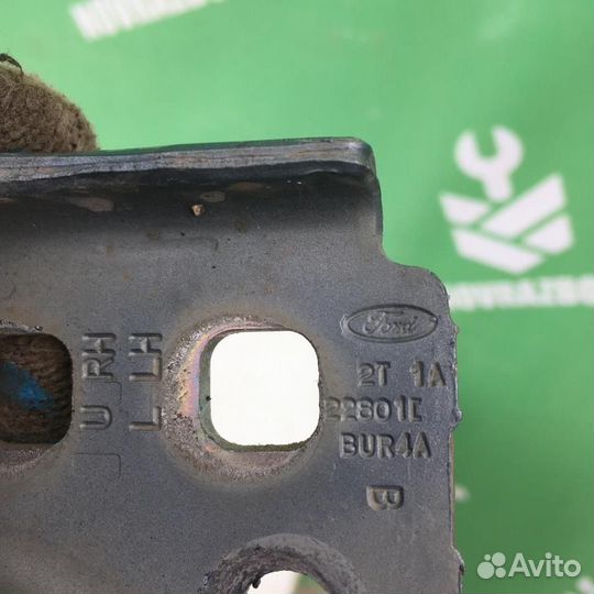 Петля двери передней правой верхняя Форд Торнео