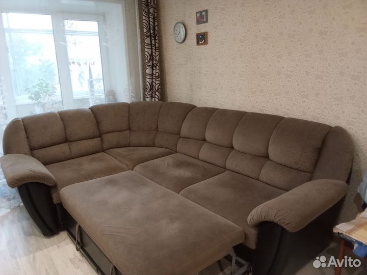 Диван угловой б/у