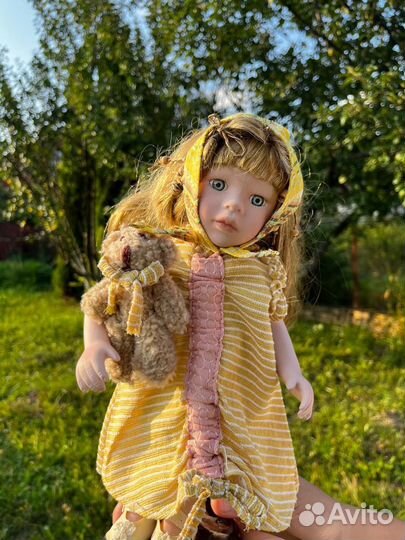 Кукла фарфоровая коллекционная