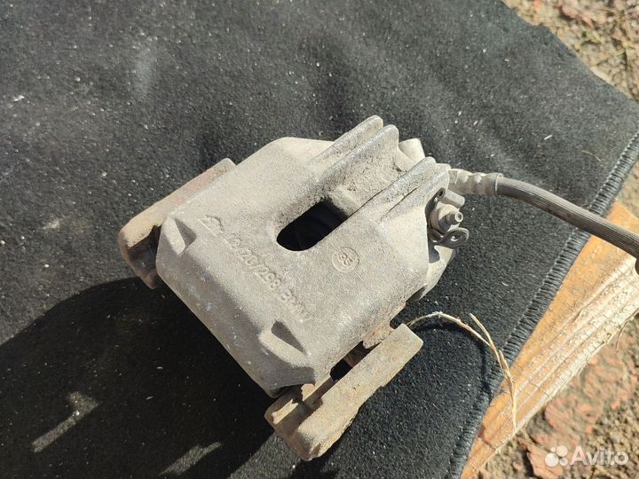 Bmw 5 e39 суппорт задний левый