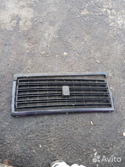 Решетка радиатора 2107 и 2106 пластик