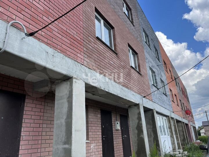 Таунхаус 104 м² на участке 1 сот.