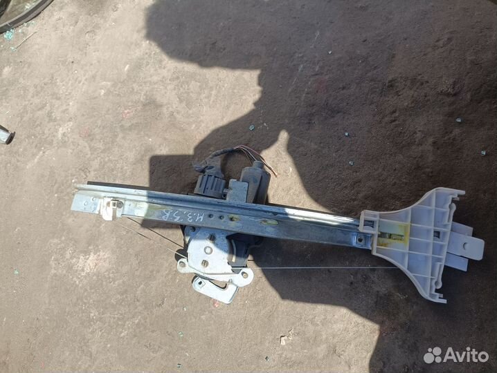 Стеклоподъёмник задний правый Ford Mondeo 3