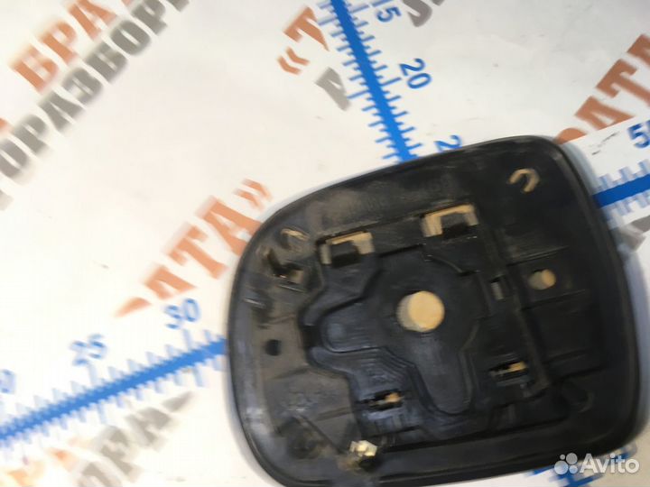 Тойота Хайлюкс Зеркальный элемент