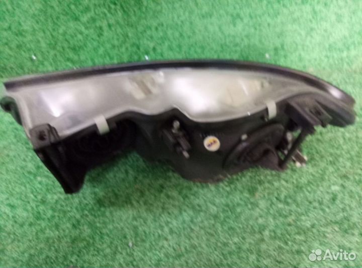 Фара правая Chrysler 300M 2001