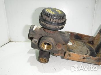 Клапан ускорительный