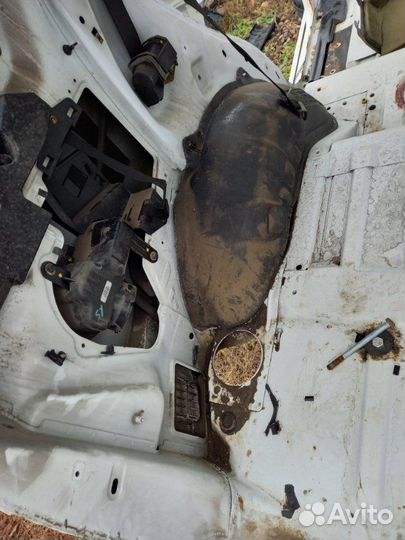 Крыло заднее левое Mercedes-Benz M-Class W163 M112