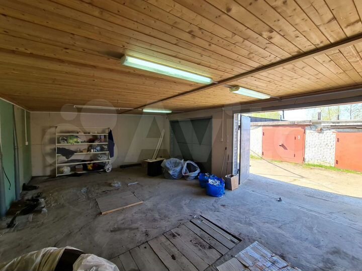 Гараж, > 30 м²