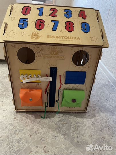 Бизиборд домик