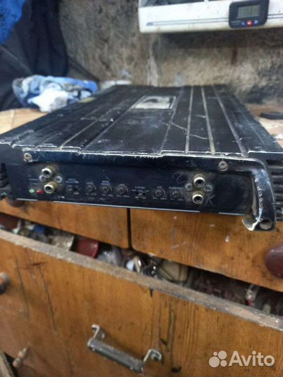 Автомобильный усилитель звука