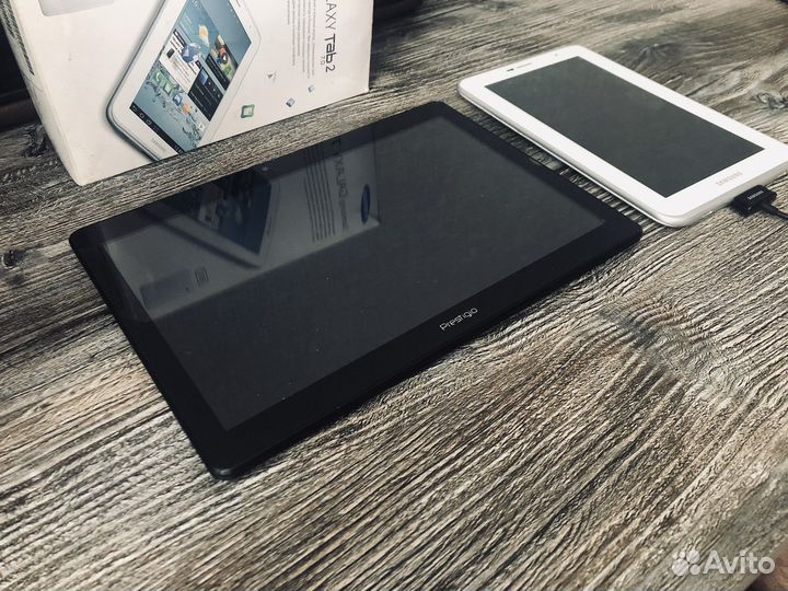 Планшет Samsung и Prestigio