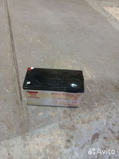 Аккумуляторный yuasa 12v