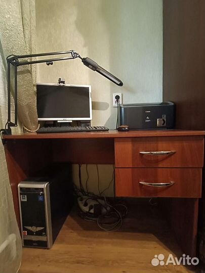 Компьютерный стол