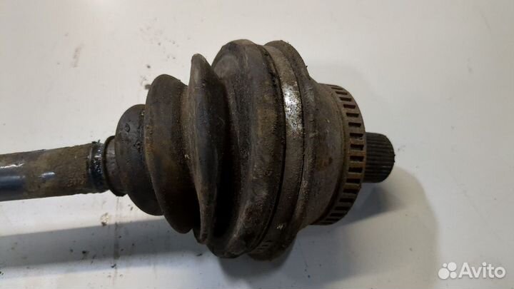 Полуось левая передняя Volkswagen Passat 5