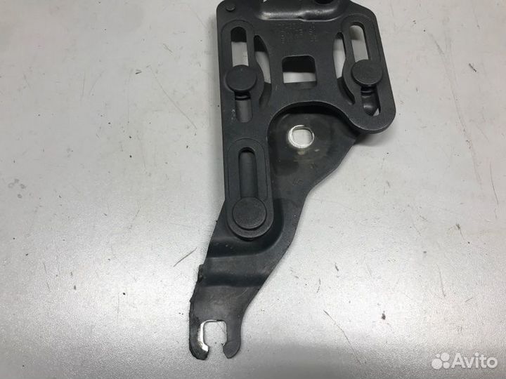 Петля капота Bmw X5 E70 4.8 2007 лев. (б/у)