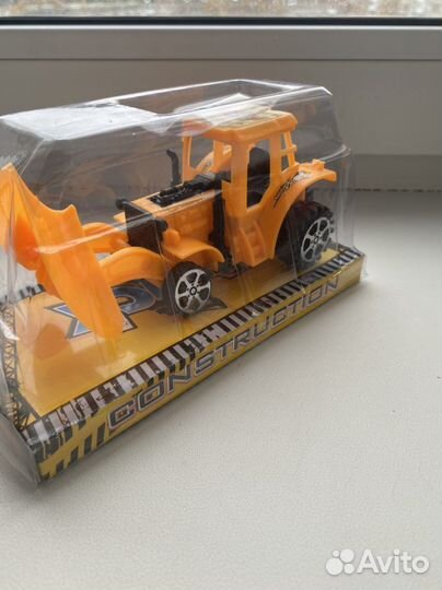 Трактор инерц. п/к 16см