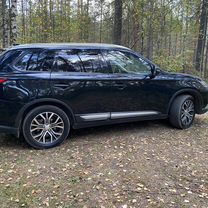 Mitsubishi Outlander 2.4 CVT, 2018, 51 000 км, с пробегом, цена 2 650 000 руб.