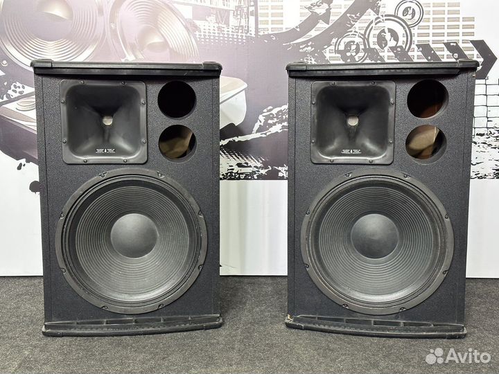 Акустические колонки Behringer eurolive 1520 Pro