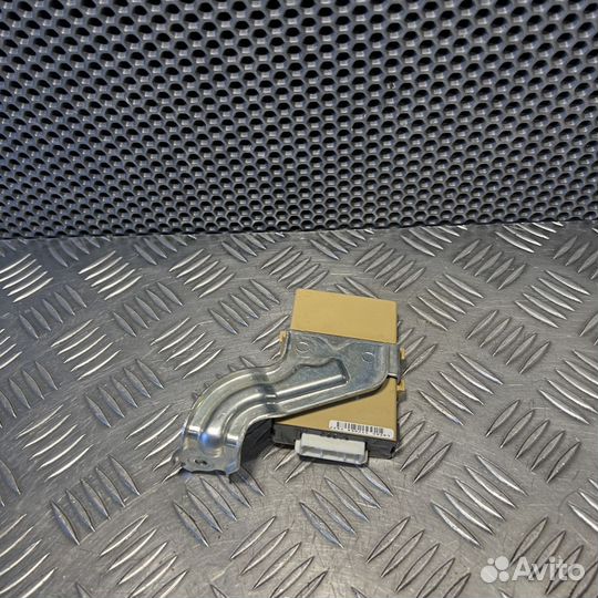 Блок управления бортовой сети Toyota Land Cruiser