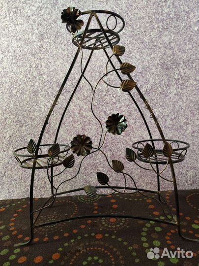 Подставка для цветов металлическая