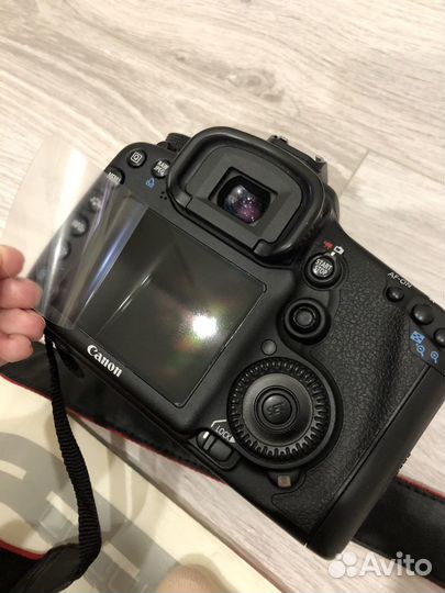 Продам Canon 7d + объектив ef 50mm f/1.4 USM компл