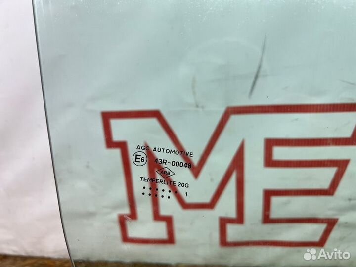 Стекло двери переднее правое Renault Duster hsmd