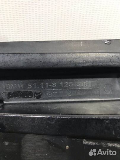 Крепление бампера переднего правое BMW 7 E38 рест