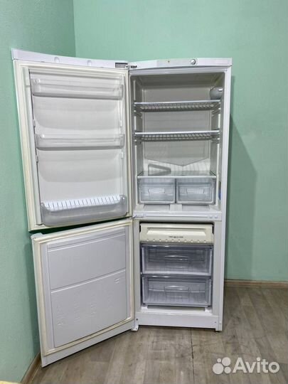 Холодильник indesit