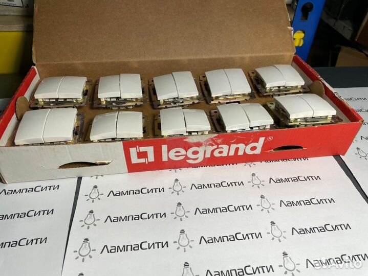 Розетка Legrand Valena