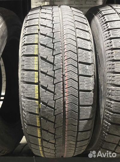 Bridgestone Blizzak VRX 205/60 R16 90R