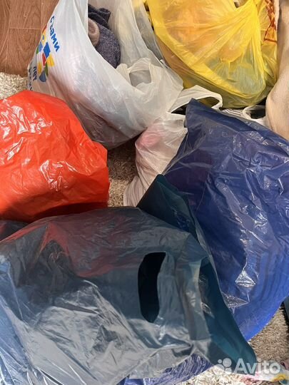 Отдам даром детские вещи на девочку