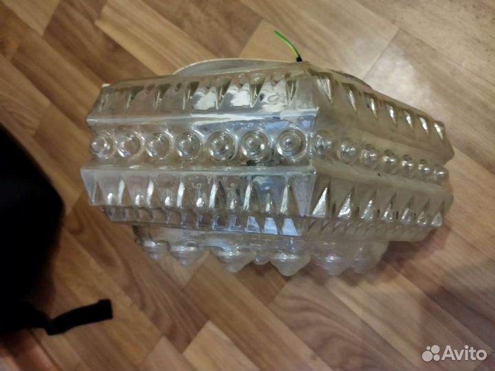 Плафоны Много