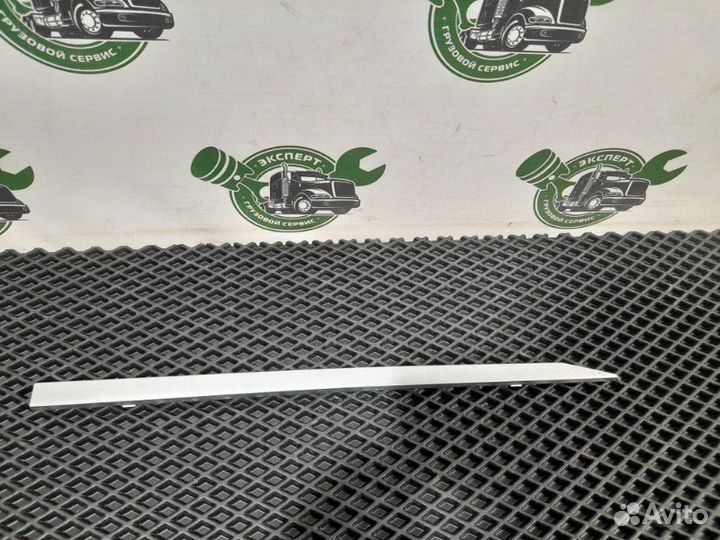 Молдинг капота Volvo Fh5