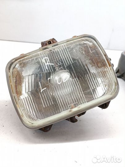 Фара правая Mitsubishi L300