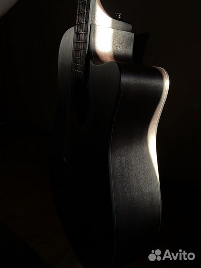 Гитара аккустическая