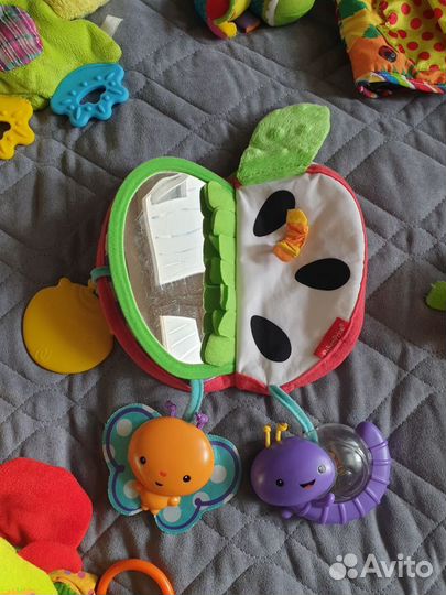 Развивающие игрушки подвесы книга шуршалка