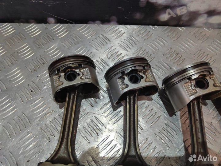 Поршни с шатунами Nissan Almera N16 QG15