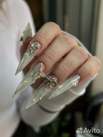 Модель на наращивание ногтей