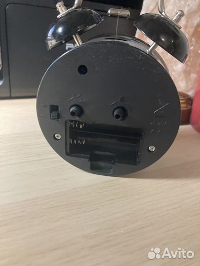 Часы будильник