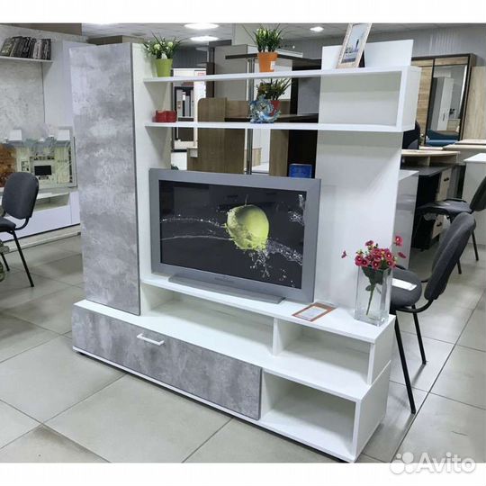 Новая тумба под телевизор, стенка 1,5 м