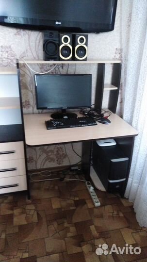 Компьютерный стол