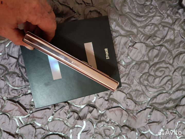 Samsung galaxy Z fold 2