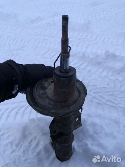 Амортизатор на Volvo s60