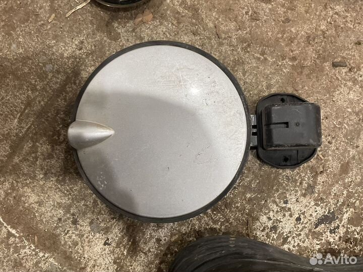 Opel vectra с лючок бензобака