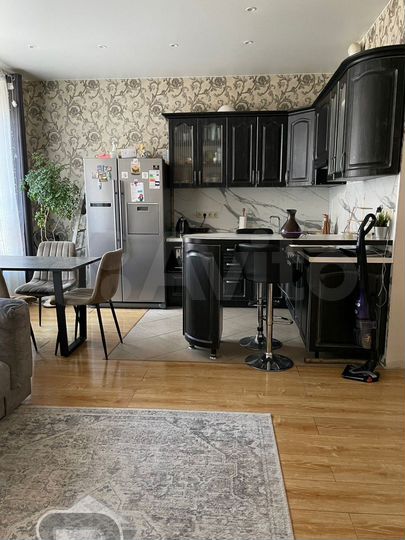 2-к. квартира, 64 м², 3/9 эт.