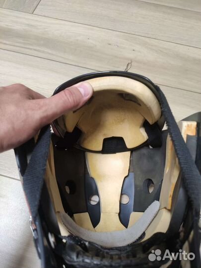 Шлем хоккейного вратаря